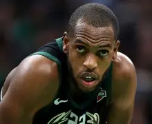 赛前密尔沃基雄鹿调整名单以备欧超杯，完成体检环节打磨，悬念犹存，细节决定成败的简单介绍