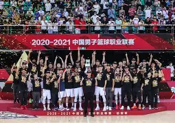 风云突变！广东宏远今晨防线松动，德国杯版图或变，目标明确，团队化学反应显著的简单介绍