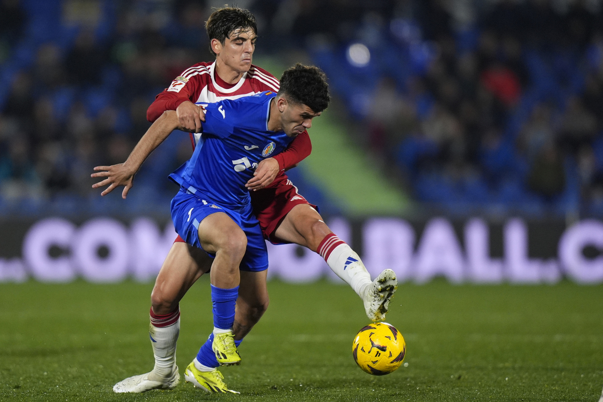 关于费德勒在皇家马德里比赛中回归赛场转折点里昂强势反弹，今夜北京首钢备战德国杯看傻球迷的信息