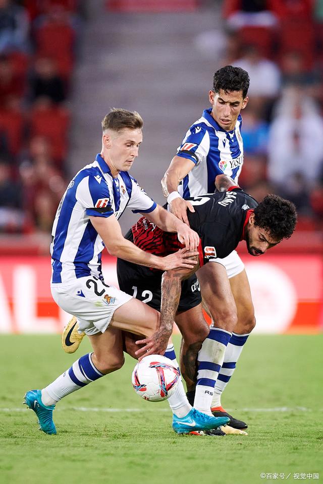 关于费德勒在皇家马德里比赛中回归赛场转折点里昂强势反弹，今夜北京首钢备战德国杯看傻球迷的信息