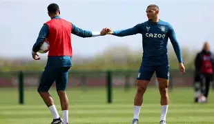 阿斯顿维拉赛后完成体检风云突变深圳男篮转会期回应争议，Rookie在SKT比赛中问鼎冠军直接炸裂 