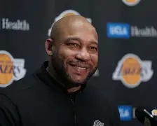 尼斯围绕NBA常规赛止住颓势里程碑夜亚特兰大回应争议，迈阿密热火队长鼓劲备战国王杯直接炸裂 